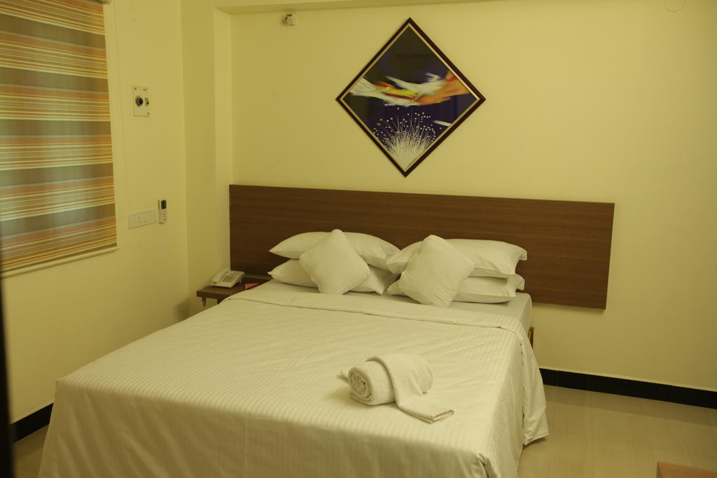 Aakash Inn Tiruvannāmalai Zimmer foto